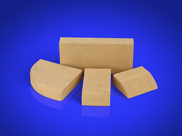 4x6 350TR19 Blue RGB Four different sizes of Fireclay fire bricks displayed on a blue background